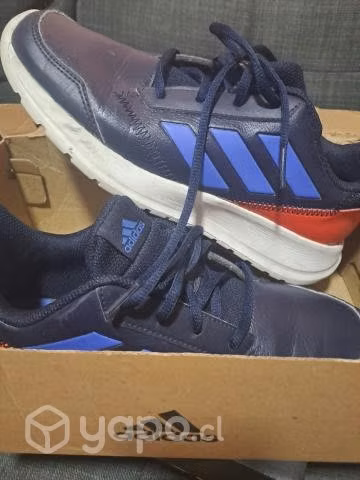 Zapatillas casi nuevas poco uso