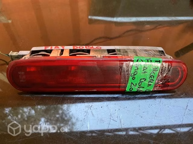 Tercera luz de freno Fiat Doblo Maxi Cargo 2014