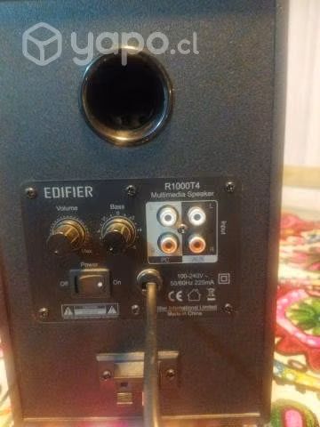 Parlantes monitores edifier