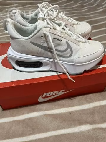 Zapatilla Nike talla 35.5