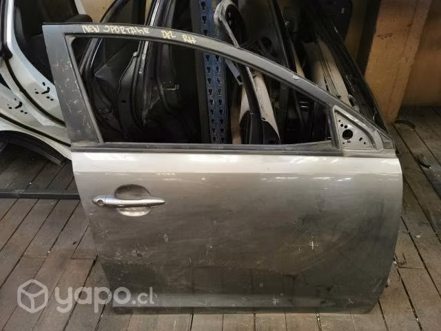 Puerta delantera RH Kia sportage 2012 0