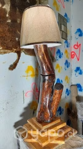 Lámpara rústica de madera nativa
