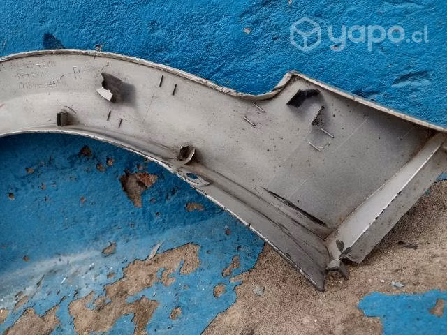 Moldura del der Suzuki Aerio 2001-2007 - Imagen 7