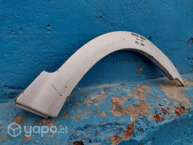 Moldura del der Suzuki Aerio 2001-2007 - Imagen 3
