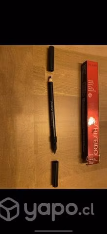 Delineador de ojos negro Shiseido, Japón