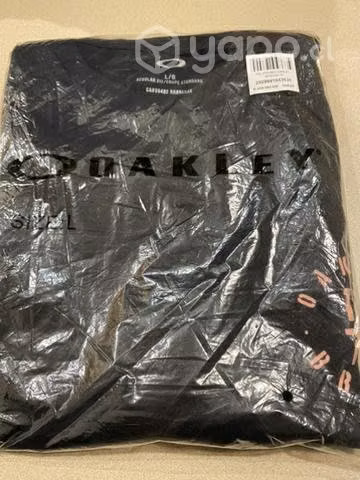 Polera Oakley nueva