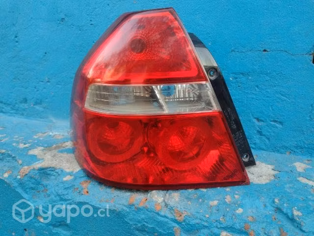 Foco trasero izq Chevrolet Aveo 2007-2015