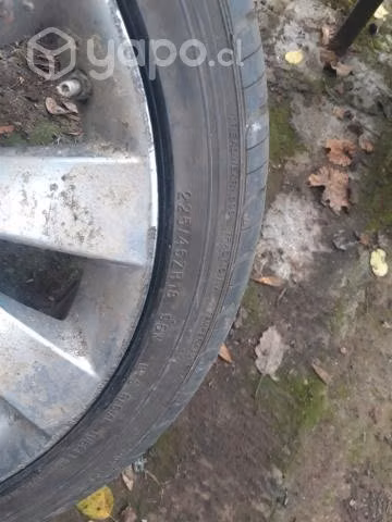 Llanta original Volkswagen Scirocco más neumático