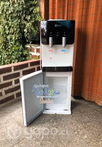 Dispensador de agua, sistema ventilador