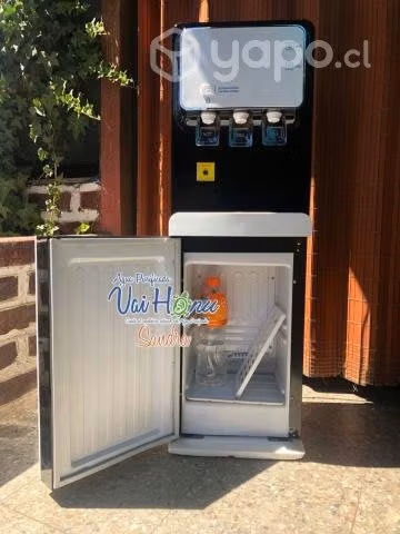 Dispensador de agua con frigobar