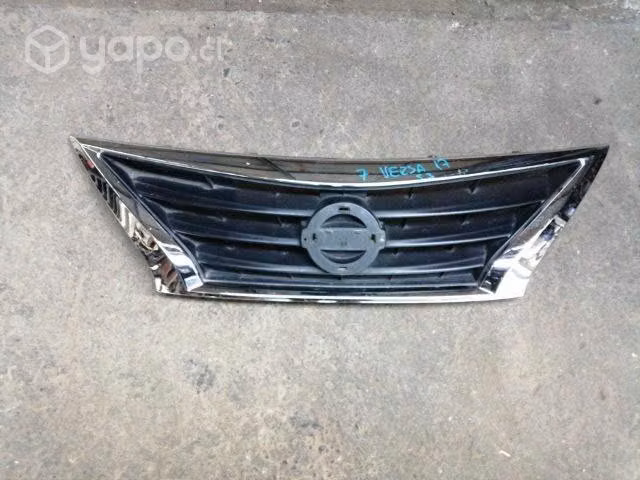 Mascara nissan versa 2017 original