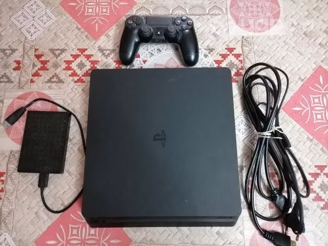 PS4 SLIM + memoria externa de 2 TB - Imagen 4