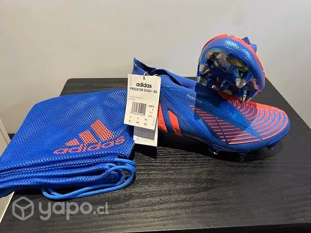 Zaptos de fútbol predator sg