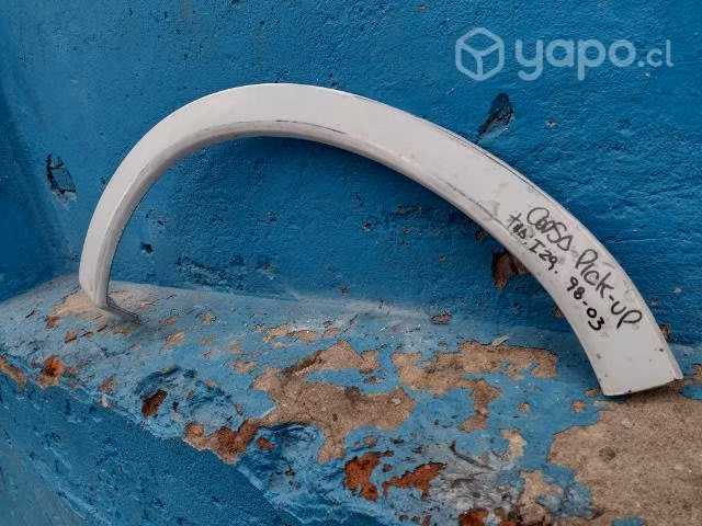Moldura tras izq Chevrolet Corsa pickup 1998-2004 - Imagen 3