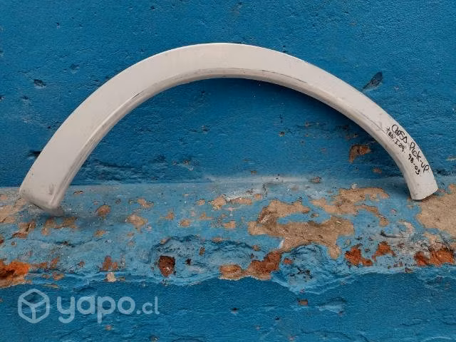 Moldura tras izq Chevrolet Corsa pickup 1998-2004