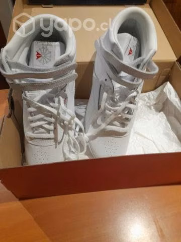 Zapatilla Reebok (mujer)HIT TR3 (sin uso)