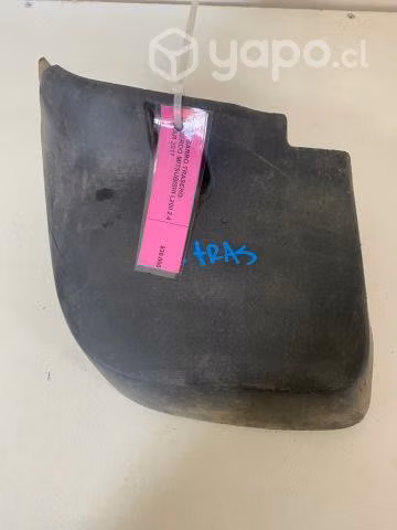 Bota barro trasero izquierdo Mitsubishi L200 2017