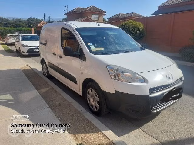 Furgon Parnert excelente estado motor 1.6 hdi