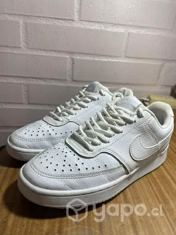 Nike Court vision low