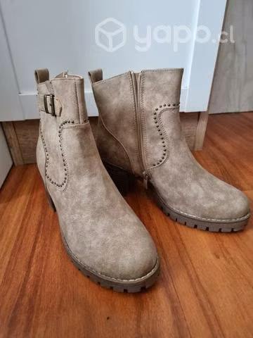 Botines café claro