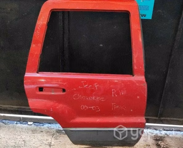 Puerta trasera derecha jeep cherokee