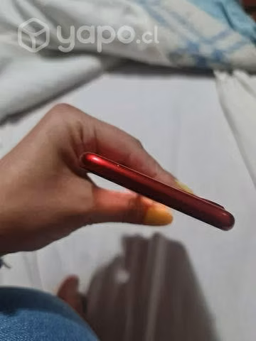 IPhone 11 rojo - Imagen 2