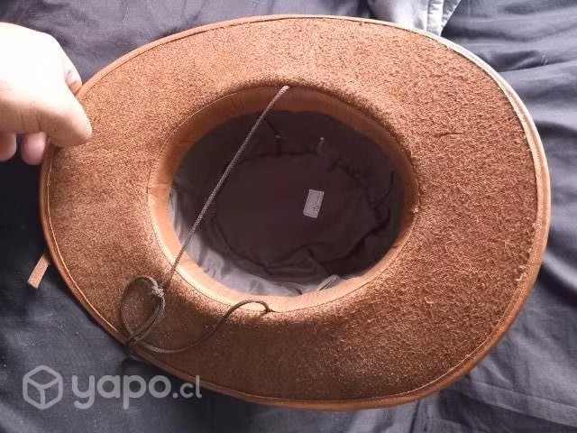 Sombreros de cuero uno con pelo de caballo