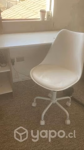 Escritorio+ silla a la venta