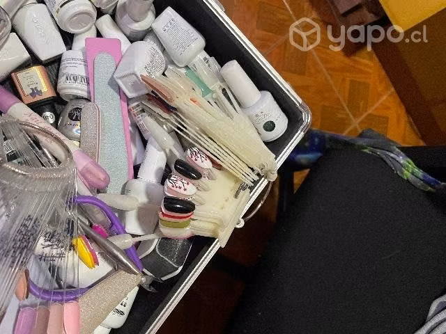 Maleta manicurista con todo los accesorios