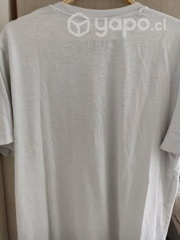 polera uniqlo máscara japonesa