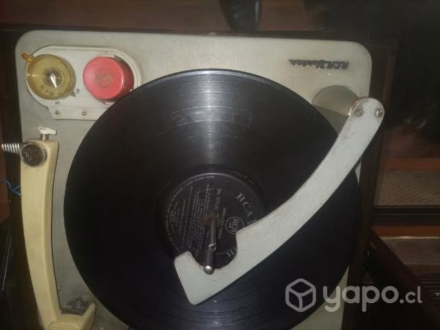Mueble tocadisco antiguo