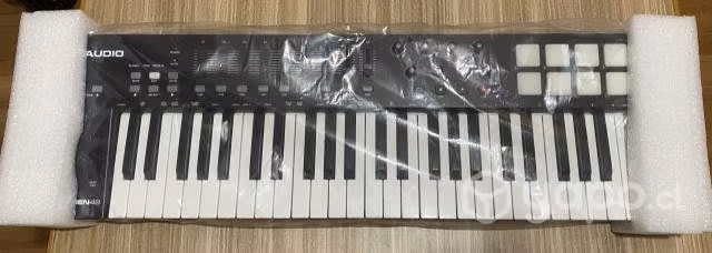 Controlador MIDI M-AUDIO Oxygen49