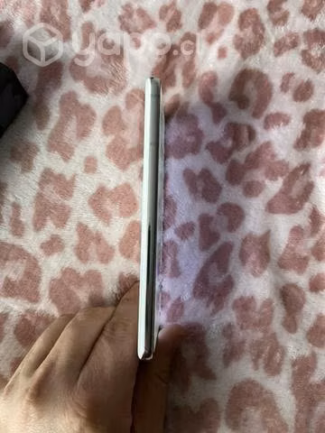 Samsung S21 5g. 128gb mas cargador inalámbrico