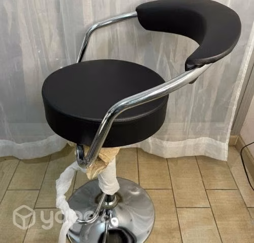 Silla/Taburete nuevos con posa brazo