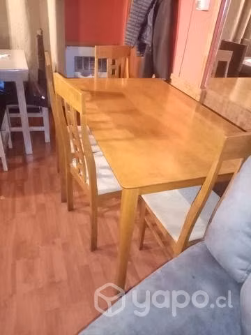 Comedor con sillas