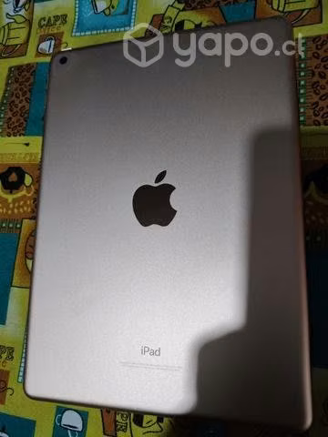 Ipad sexta generación 32GB + carcasa con imán - Imagen 3