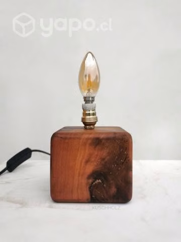 Lámpara de mesa madera nativa