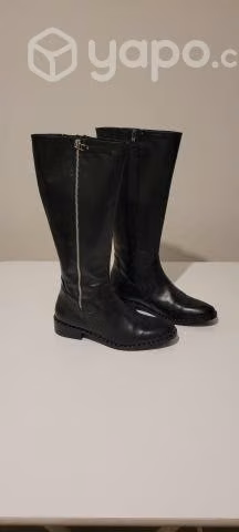Botas negras de cuero marca VIA UNO - Imagen 3