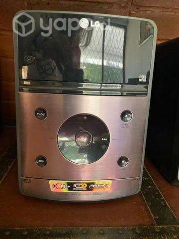 Impecable Equipo de música LG - Imagen 4