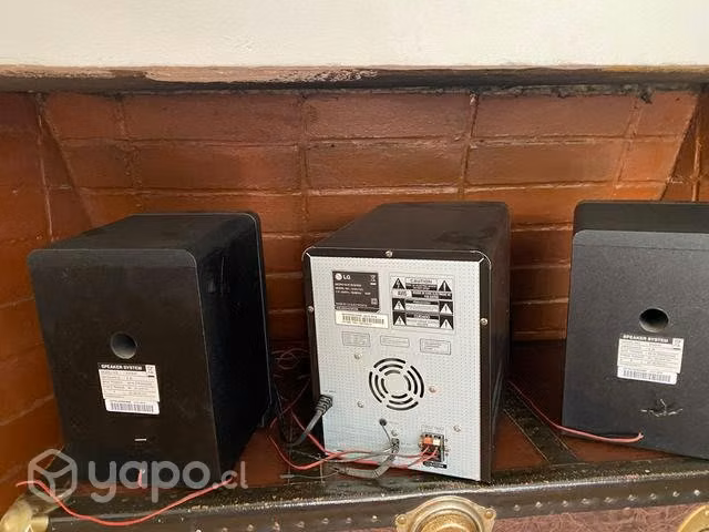 Impecable Equipo de música LG