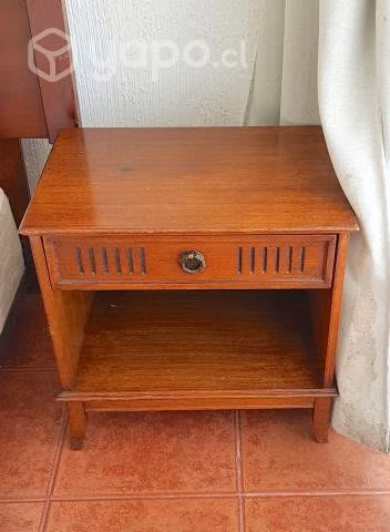 Veladores de madera Marca CIC / Impecables