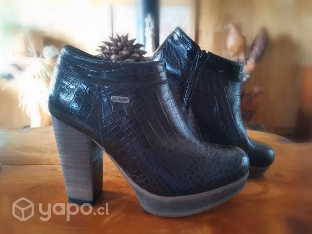 Botines Hebles N° 36 (nuevos)