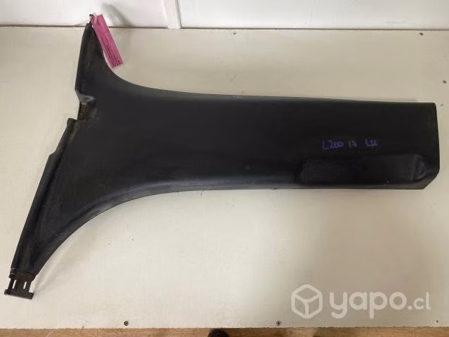 Tapiz cubr pilar cent Mitsubishi L200 2017