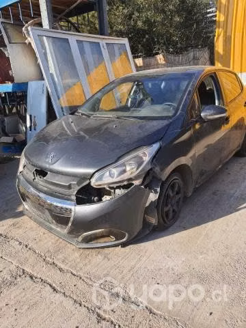 Carter Peugeot 208 usado