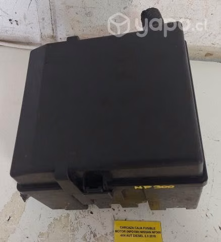 Carcaza Caja Fusible Motor (NPD180) Nissan NP300