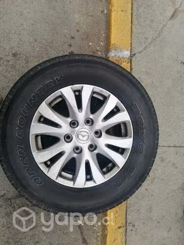 Llanta con neumático mazda Bt50