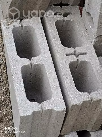 Cemento, bloques de cemento y lana de vidrio