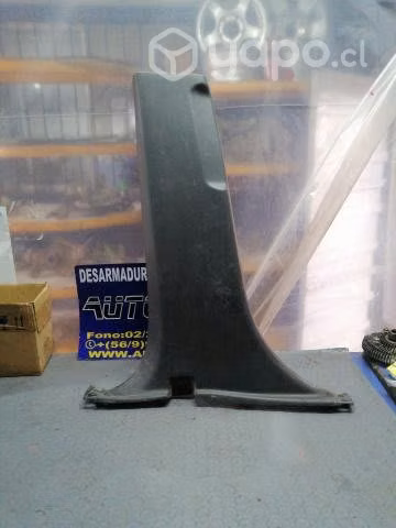 Tapiz cubr Pilar cent Mitsubishi L200 2018