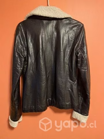 Chaqueta de ecocuero con chiporro