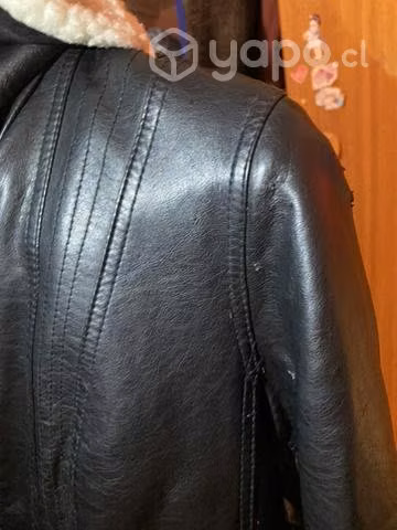 Chaqueta de ecocuero con chiporro